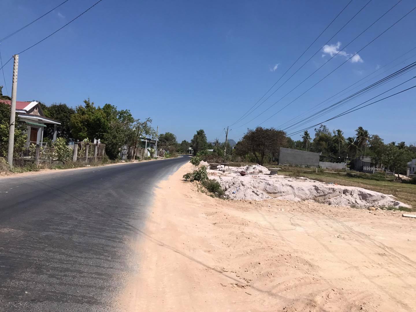 Bất động sản Lagi - Đất mặt tiền Phạm Thế Hiền 