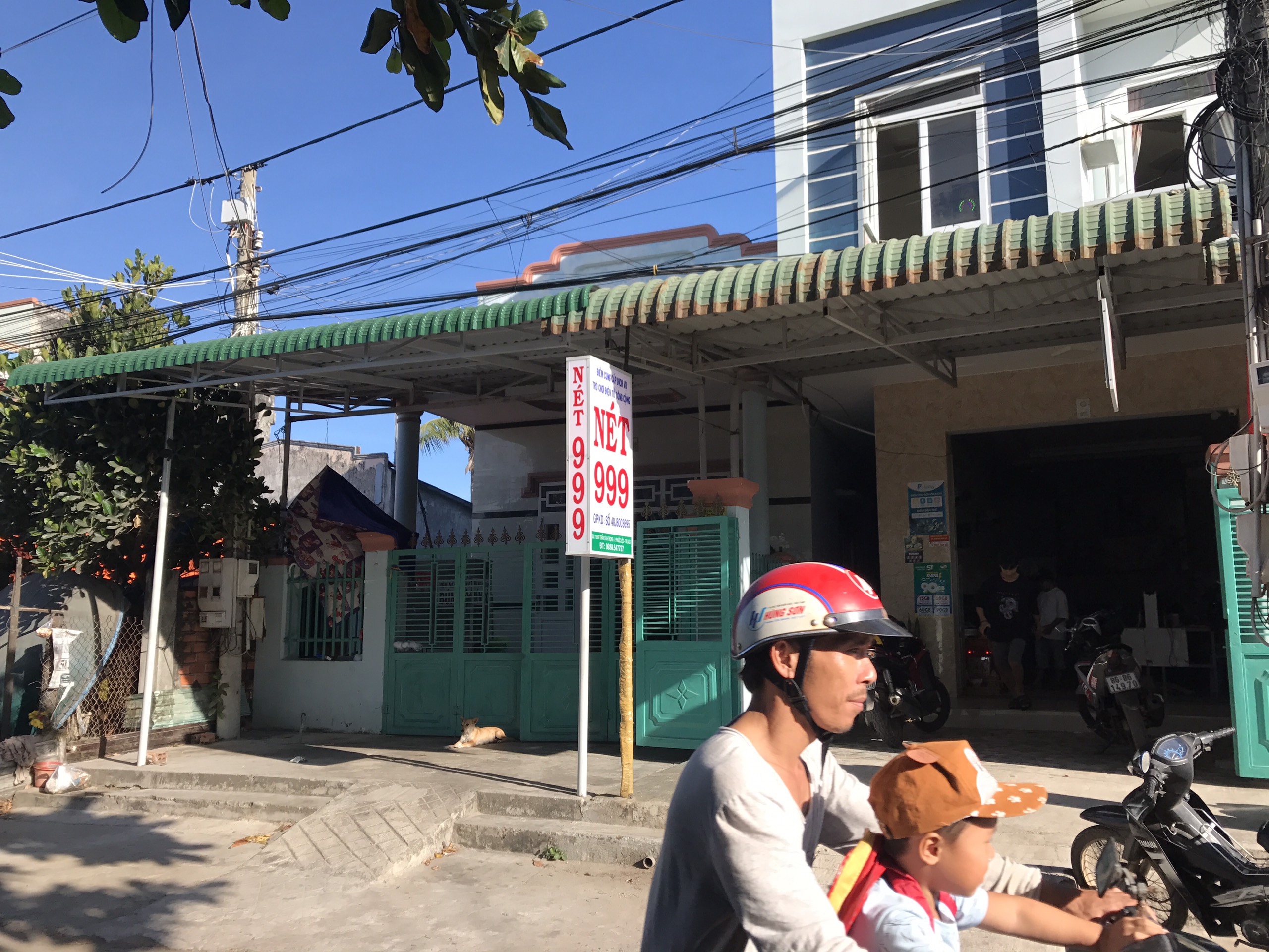 Nhà phố - Nhà mặt tiền đường Nguyễn Trung Trực gần trường học