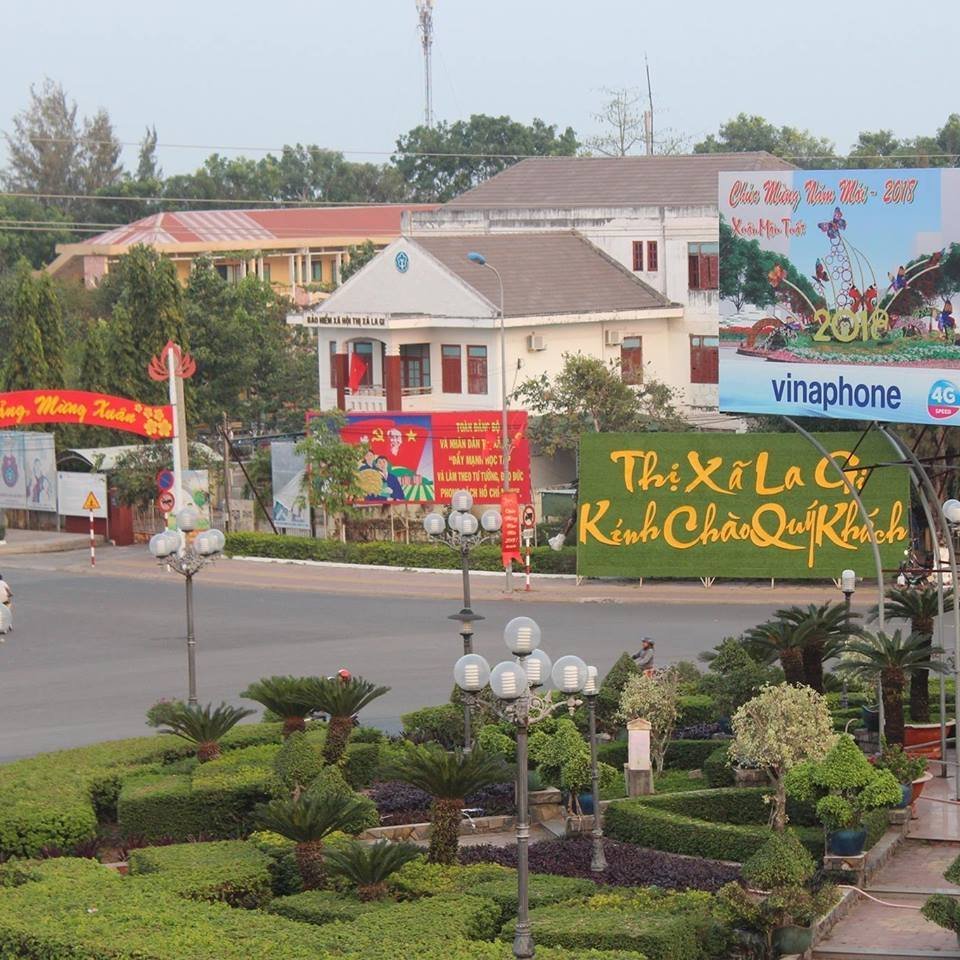 Đất mẫu Lagi - Đất mẫu đường Phạm Thế Hiển nối dài