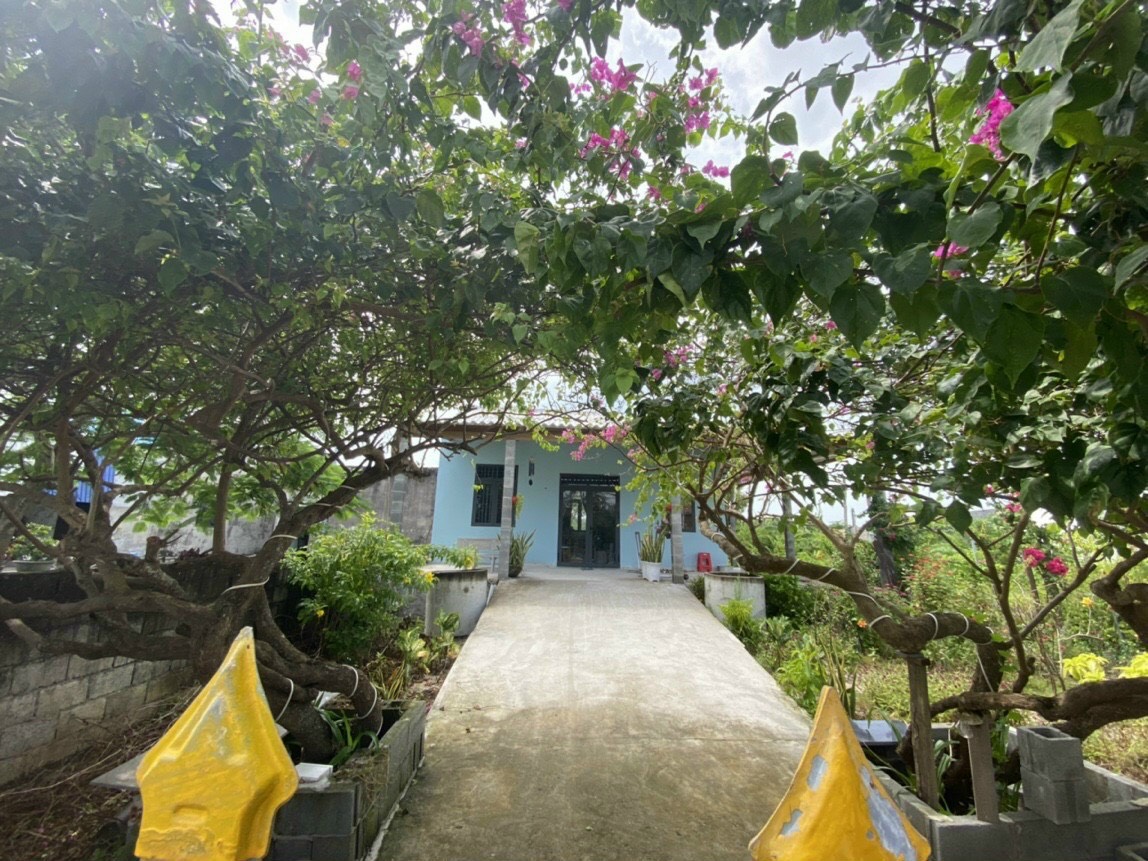Đất mẫu Lagi - Đất sào có 200m2 thổ cư, cách Lê Minh Công 350m.